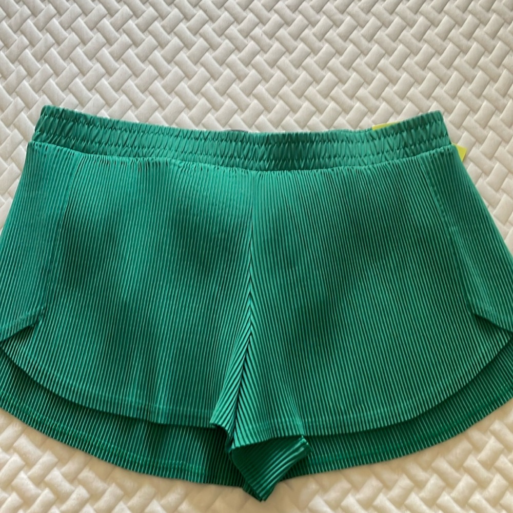 Green Pleated Shorts size XL
